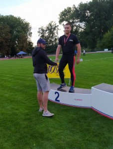 1-Kuba odbiera gratulacje