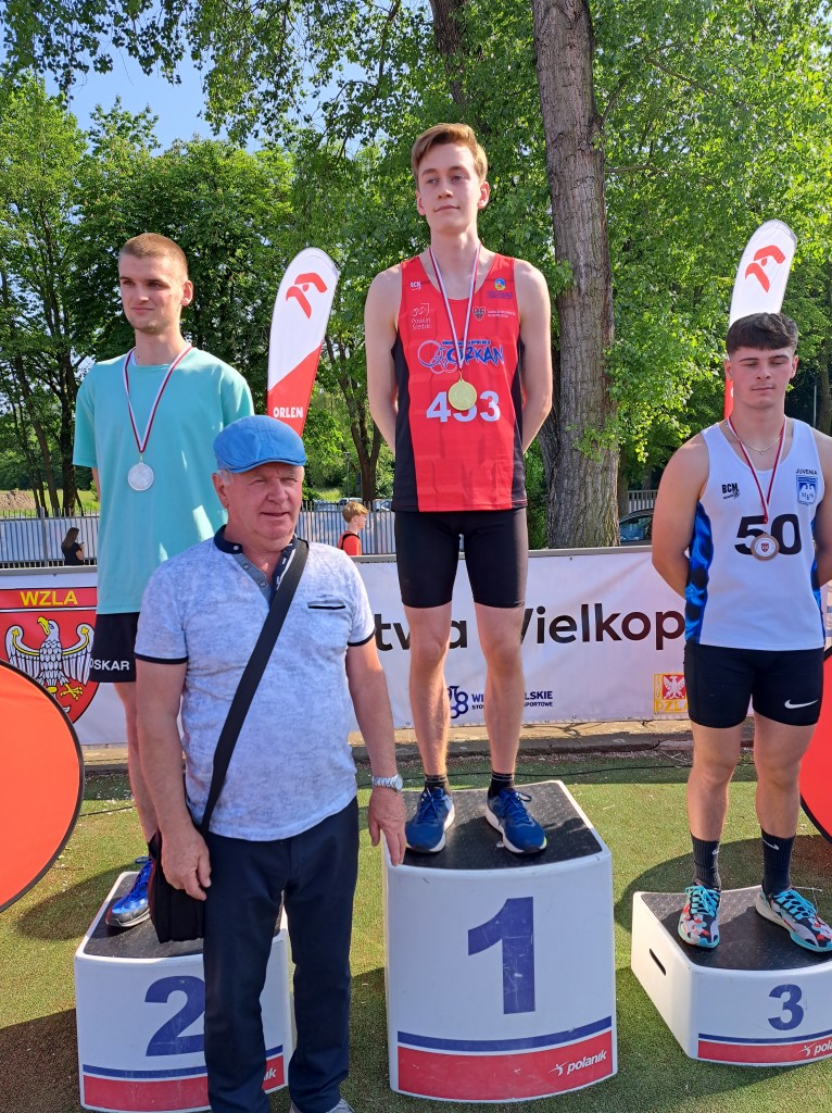 Marcin w skoku w dal